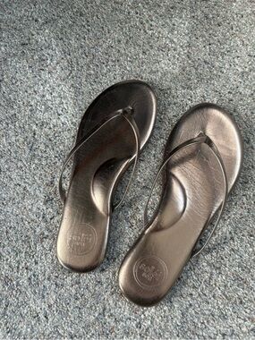 Metallic Slim-Strap Flip Flop Sandals - Women Solléi Sea